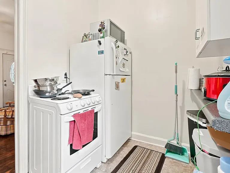 1004 Delaware Ave #4 — Photo 4