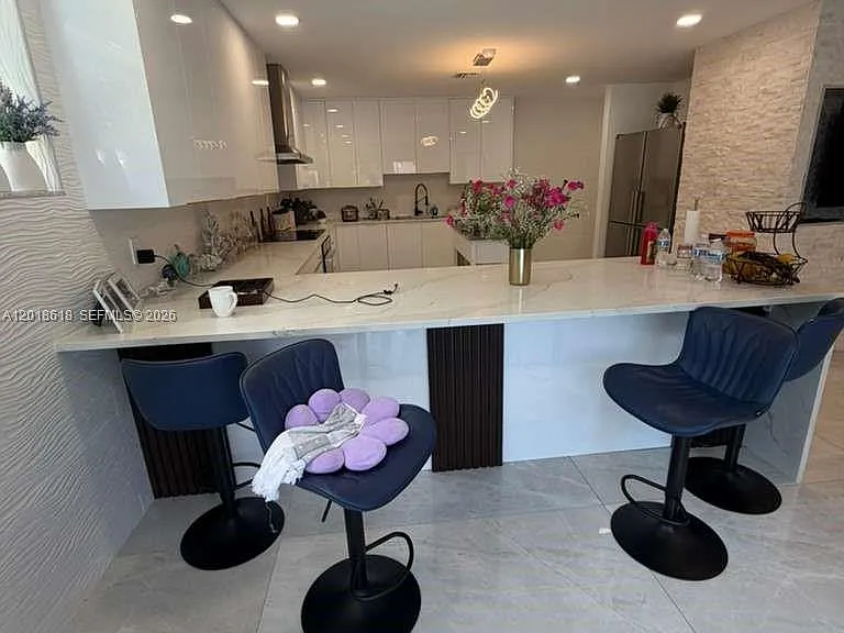 5740 SW 57th Way — Photo 4