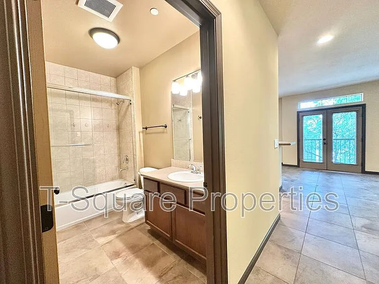 9505 NE 180th St #102 — Photo 14