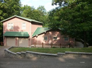 8717 Lavelle Rd, Athens, OH 45701