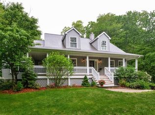 7 Country Side Ln, Scituate, RI 02857