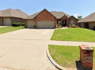 2612 SE 8th St, Moore, OK 73160