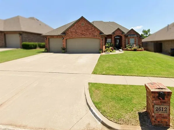 2612 SE 8th St, Moore, OK 73160