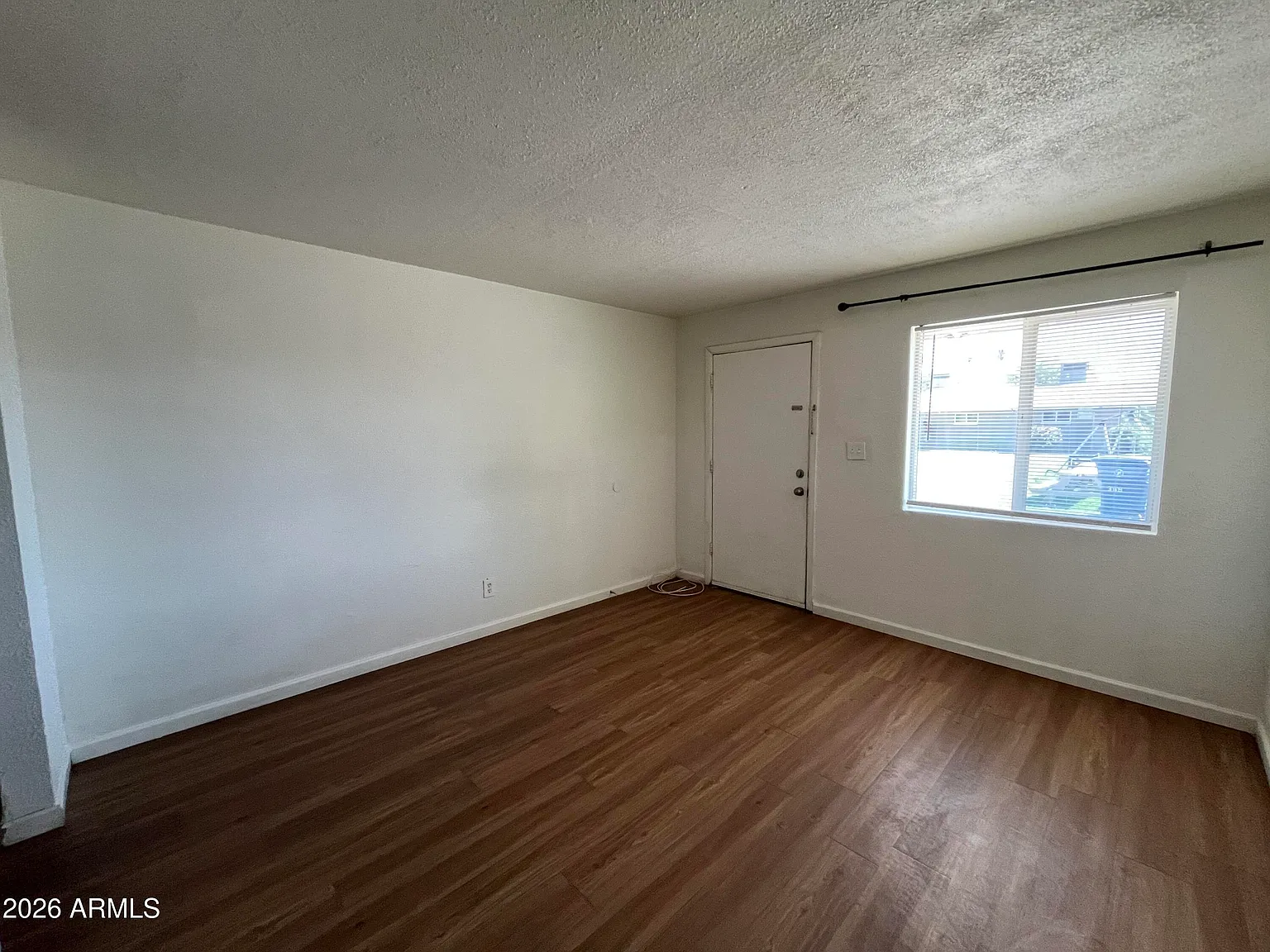 2 bed, 1.0 bath, 672 sqft, $1,200 — Photo 2