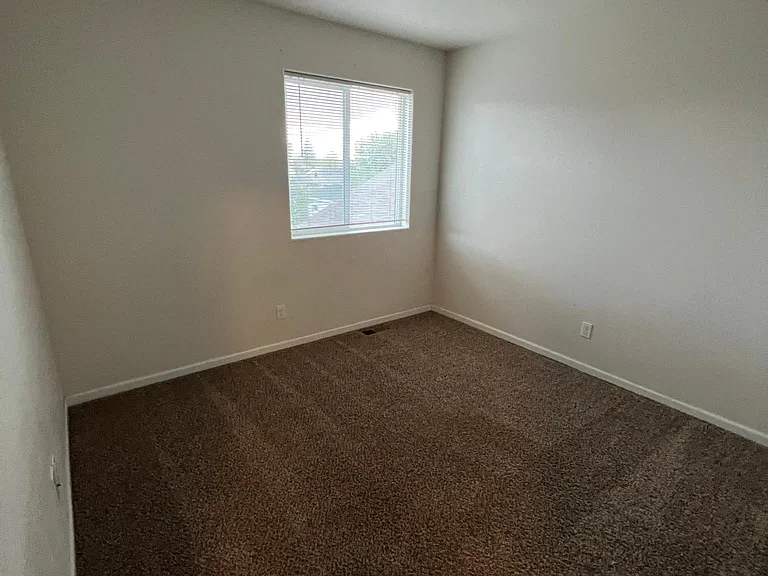 412 Cribbon Ave — Photo 10