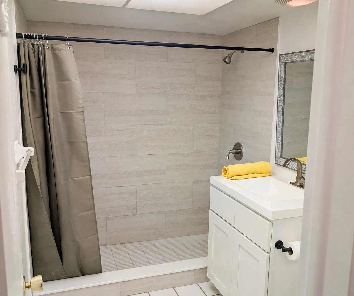 2 bed, 1040 sqft, $1,600 — Photo 4