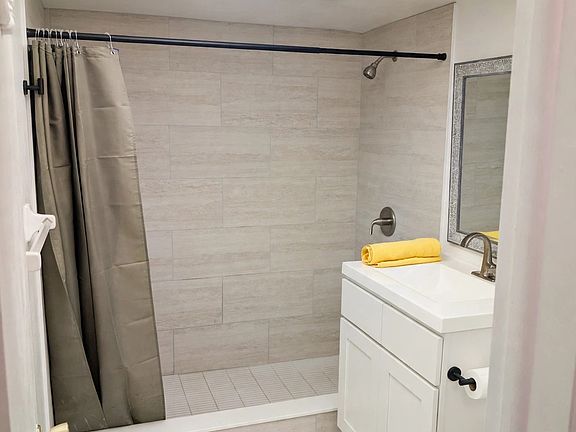 4th image of 3813 Haven Dr