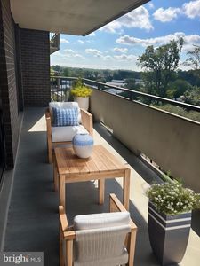 1800 Old Meadow Rd APT 920, Mc Lean, VA, 22102