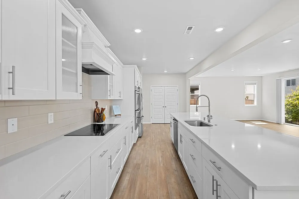 5 bed, 2825 sqft, $5,000 — Photo 2