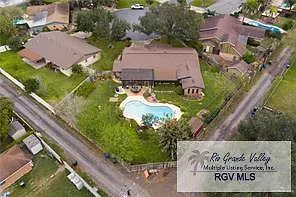 3 bed, 3.0 bath, 2660 sqft, $5,000 — Photo 2