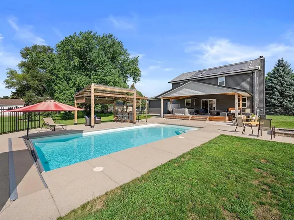 W1215 Jolly COURT, Ixonia, WI 53036