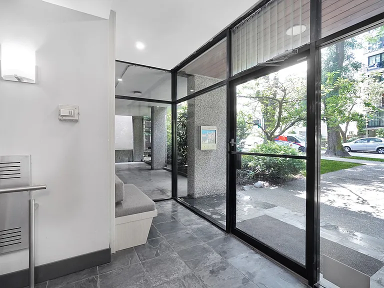 1629 Haro St #904 — Photo 12