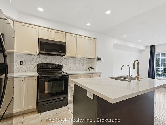 5th image of 27 Blunden Rd