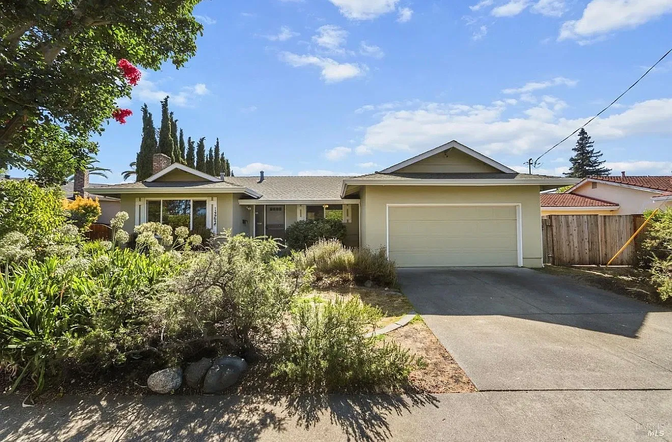 Kerney St, Santa Rosa — Photo 1
