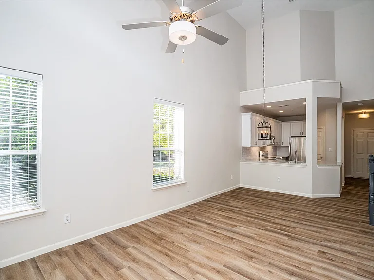 8600 Brunswick Dr — Photo 6