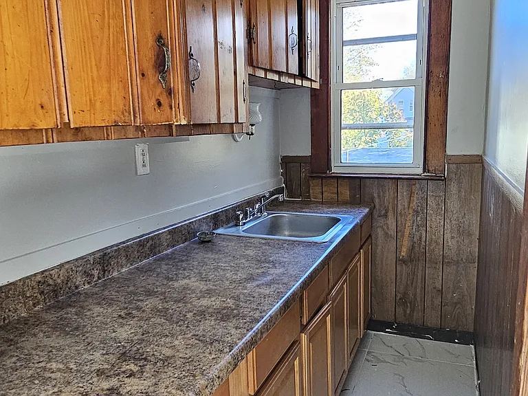 85 Morris St #B — Photo 5