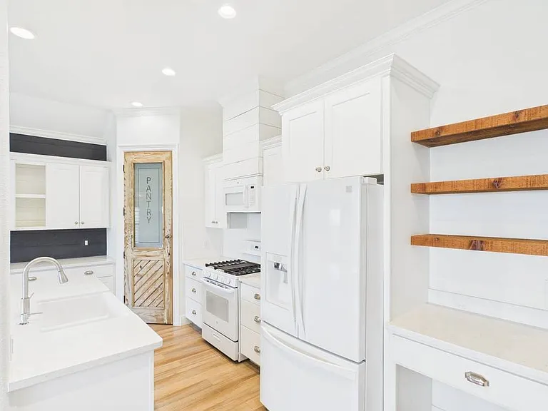 1705 Cherrywood Dr — Photo 18