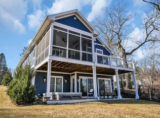 N1186 Tombeau Rd, Genoa City, WI 53128