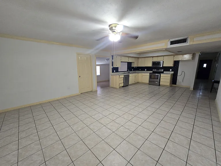 14327 Lorne Dr — Photo 44
