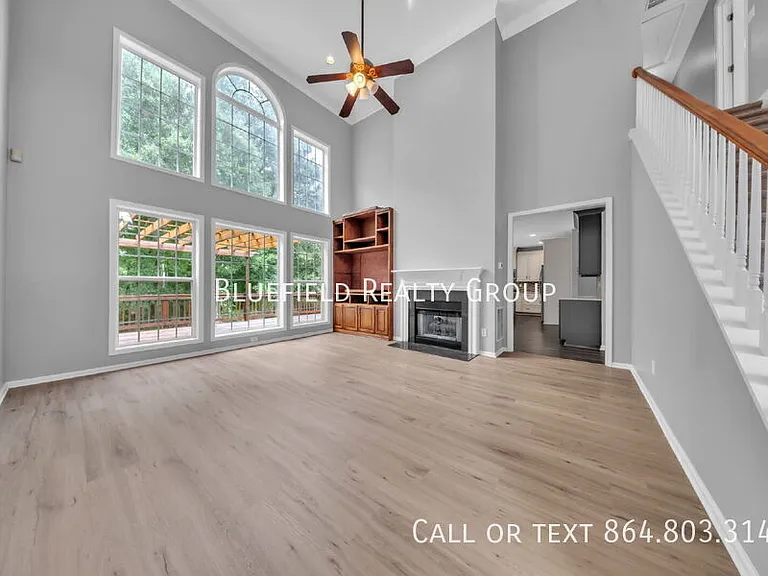 417 Summergreen Way — Photo 4
