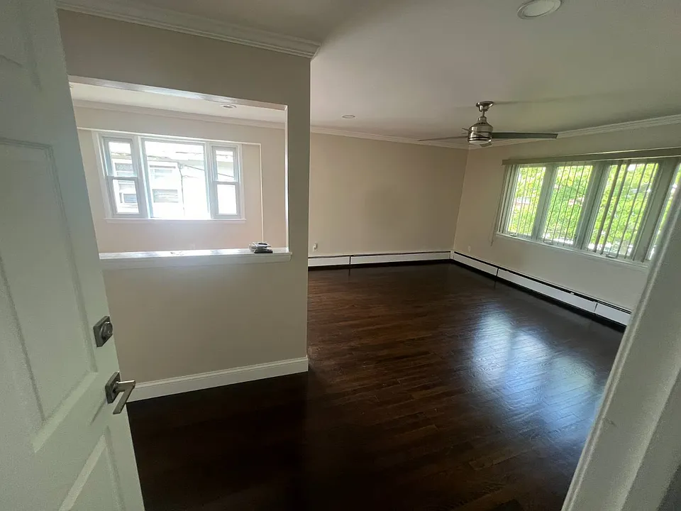 548 S 9th Ave #2