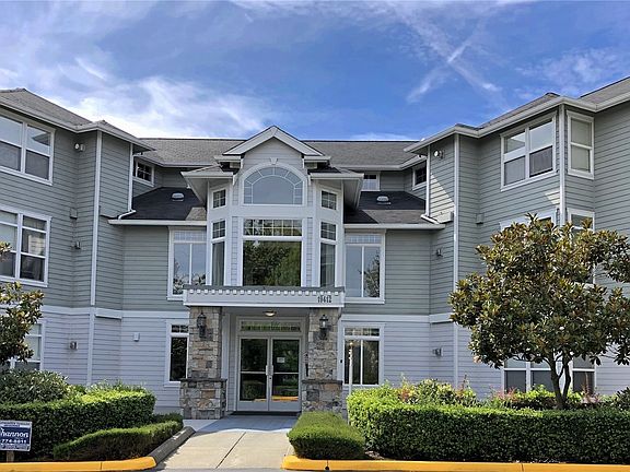 3rd image of 19412 48th Avenue W #106