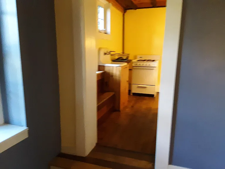 37 1/2 Elizabeth Pl — Photo 9
