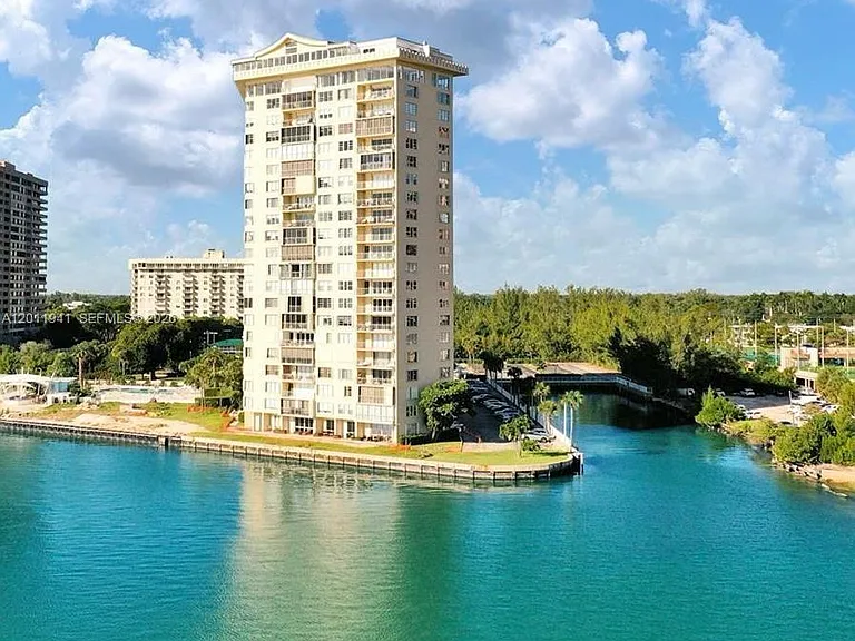 11111 Biscayne Blvd #2H — Photo 4