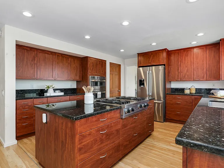 8808 NE 14th St — Photo 11