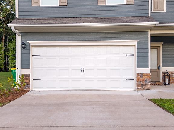 5th image of 560 Ridge Cir