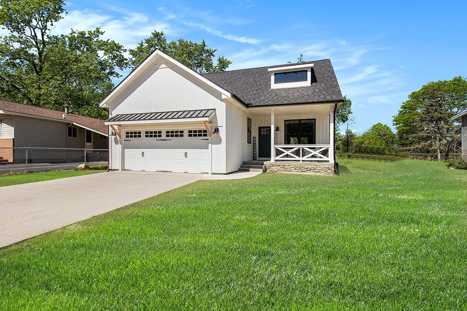 624 S Winding Dr photo 1