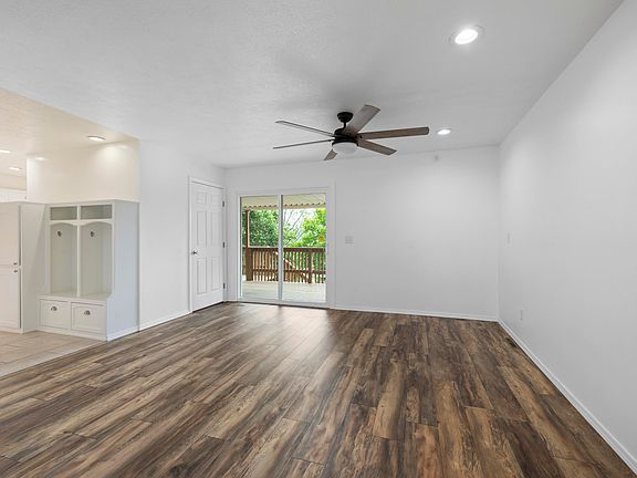 5th image of 304 Greenbrier Lane