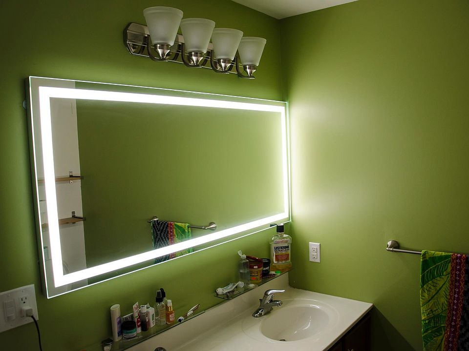 2nd image of 705 E Elm St #705