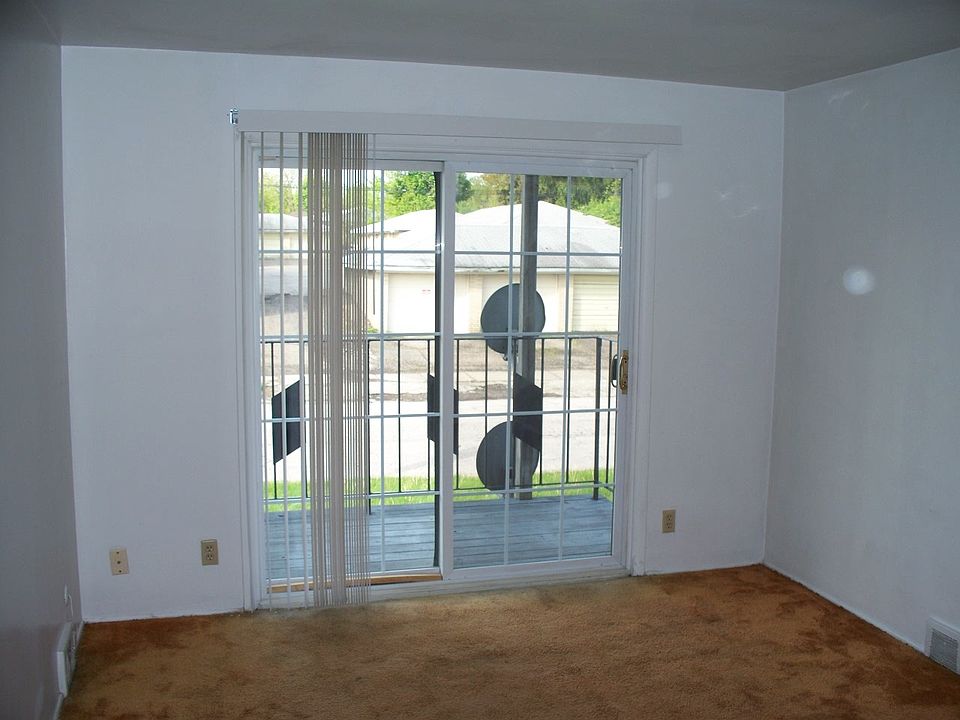 2nd image of 1685 Cromwell Dr APT D
