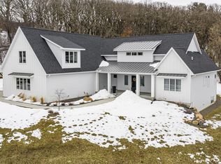 2612 Crest Ln SW, Rochester, MN 55902