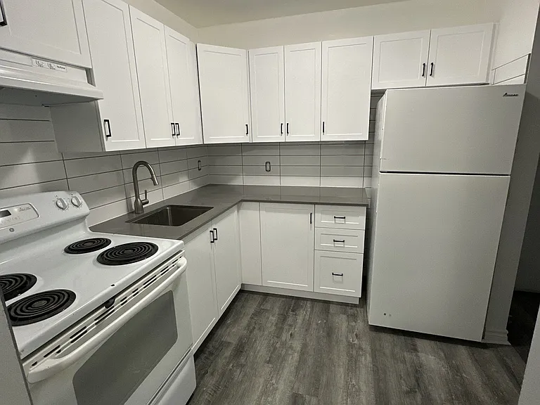11 Lowndes Ave #1 — Photo 2
