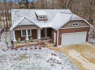 6288 Hawthorne Ct, Saugatuck, MI 49453