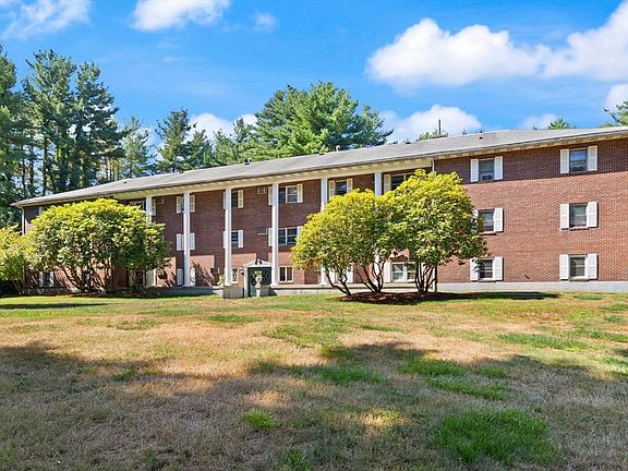 4th image of 420 Great Rd APT B3