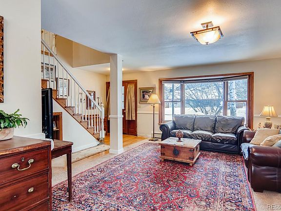 4th image of 755 Pamela Ln