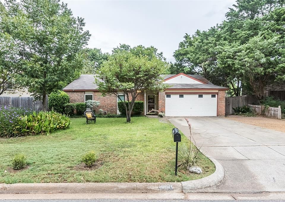 1st image of 643 Heather Wood Dr