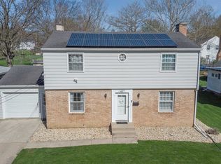 1437 S Walnut Ave, Freeport, IL 61032