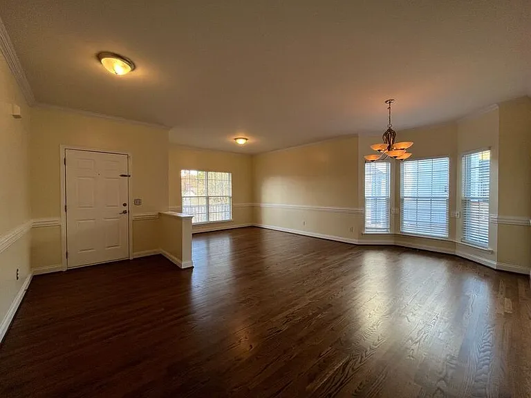 8700 Gooch Ct — Photo 5