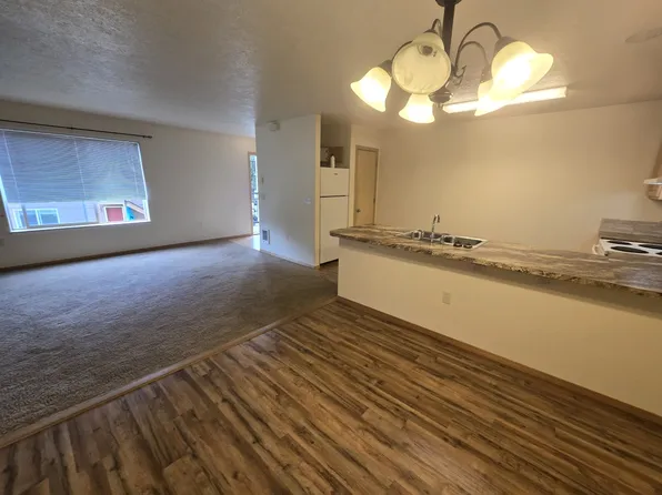 1136 Wacomac St, North Bonneville, WA 98639