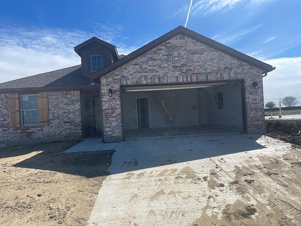 1st image of 1900 Briar Hill Dr