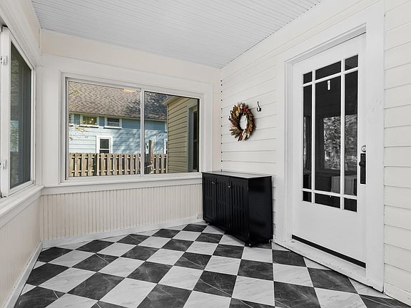 3rd image of 8492 Douglas Ave