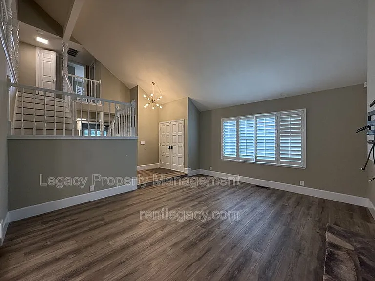 3209 Serra Way — Photo 3