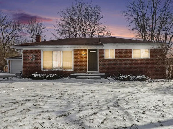 3659 Elira Ln, Waterford, MI 48328