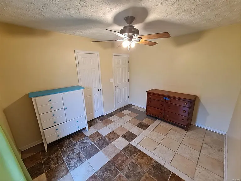 123 Meadowview Dr — Photo 14