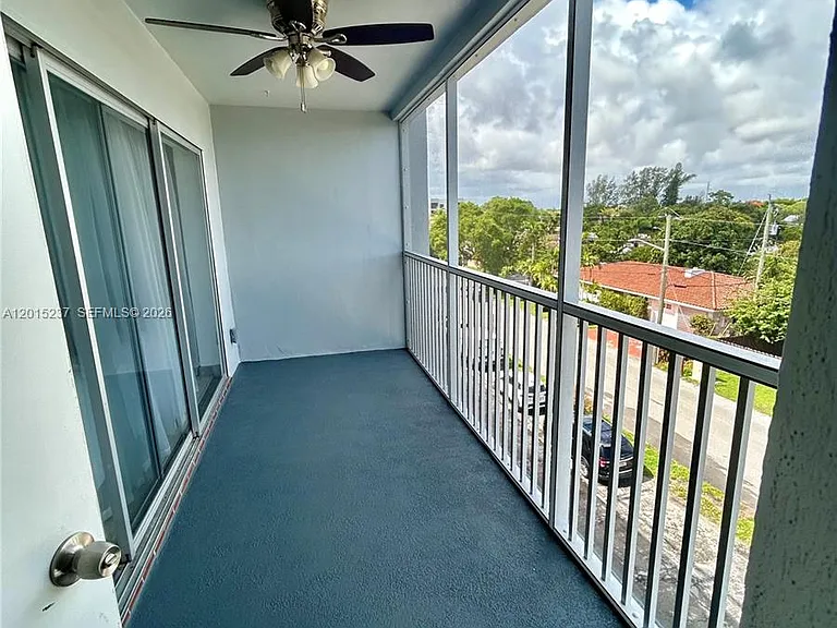 215 SE 3rd Ave #408C — Photo 11