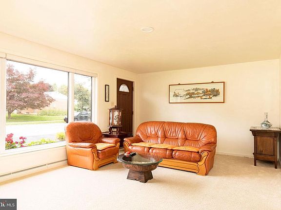 4th image of 3405 Bedford Dr